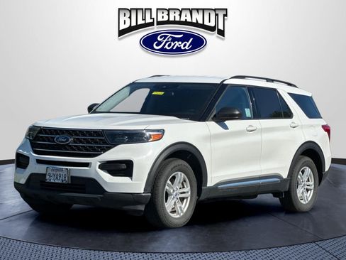 Used 2023 Ford Explorer XLT AWD/4WD image 7