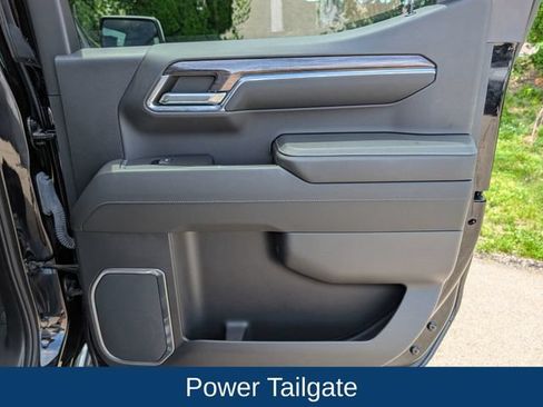 Used 2023 Chevrolet Silverado 1500 LTZ AWD/4WD image 38