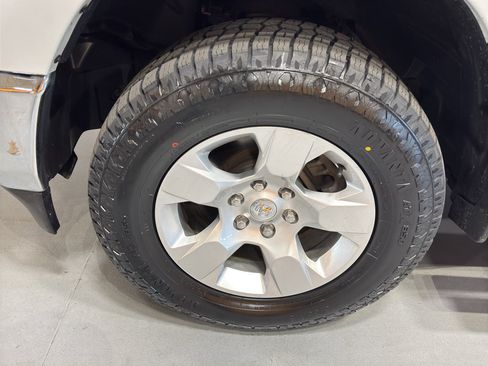 Used 2022 RAM 1500 Big Horn AWD/4WD image 9