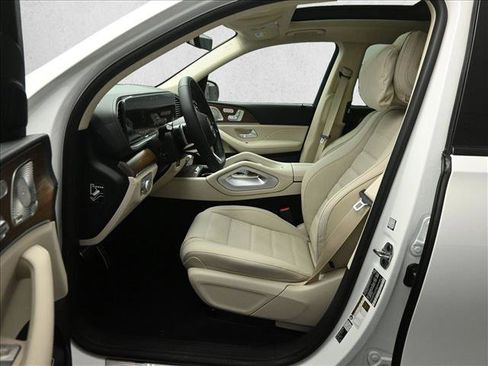 New 2026 Mercedes-Benz GLS 450 4MATIC image 9