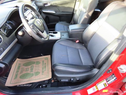 Used 2012 Toyota Camry SE image 35