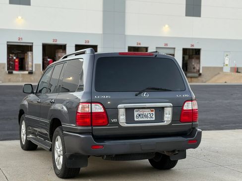 Used 2004 Lexus LX 470 4WD w/ Preferred Accessory Pkg image 12