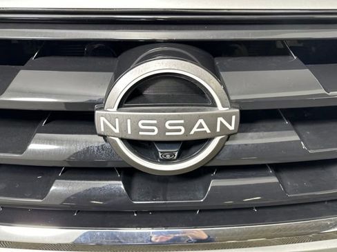 Used 2024 Nissan Armada SL w/ Captain's Chairs Package image 9