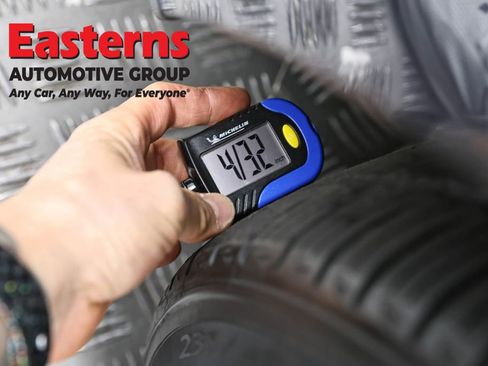 Used 2023 Tesla Model 3 Standard Range image 22