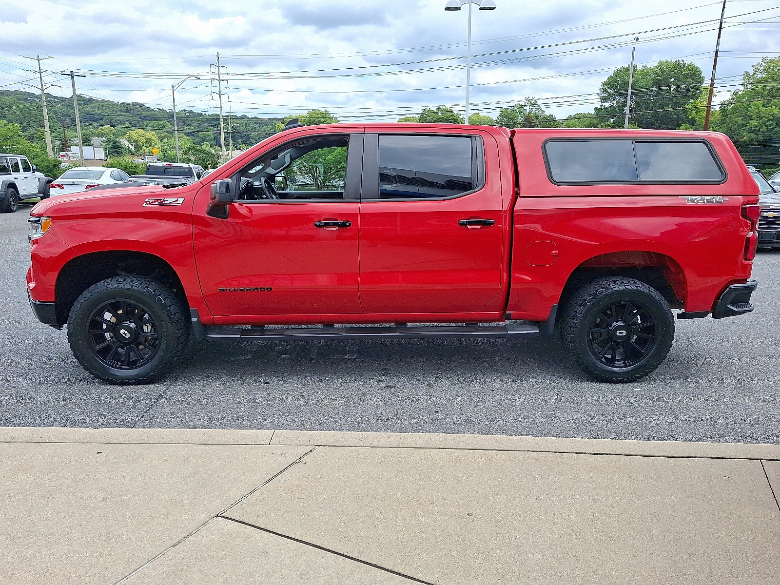 Used 2022 Chevrolet Silverado 1500 LT Trail Boss w/ Convenience Package II AWD/4WD image 4