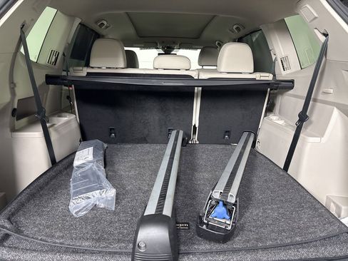 Used 2024 Volkswagen Atlas SEL Premium R-Line image 24