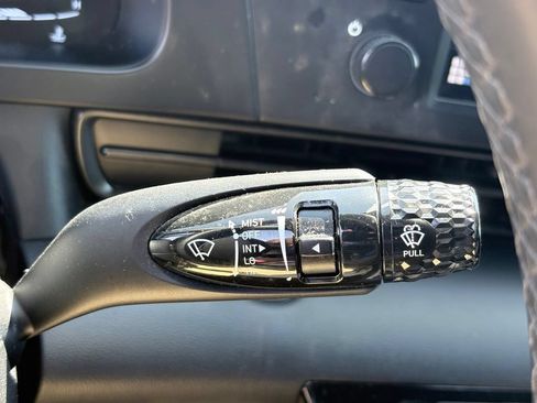 Used 2025 Hyundai Elantra Sport FWD image 17
