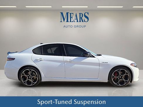 Used 2024 Alfa Romeo Giulia Veloce image 7