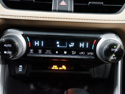 New 2025 Toyota RAV4 XLE image 19