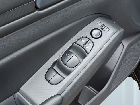 Used 2025 Nissan Altima 2.5 S FWD image 12