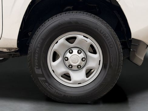 Used 2022 Toyota Tacoma SR5 RWD image 9