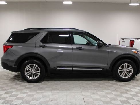 Used 2023 Ford Explorer XLT image 11