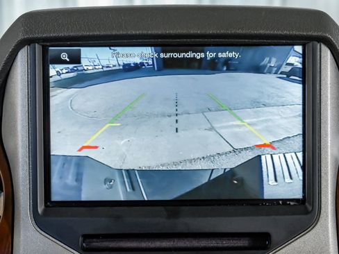 Used 2015 Ford F350 Lariat w/ Lariat Interior Package image 21