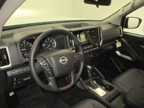 New 2025 Nissan Frontier SV image 15