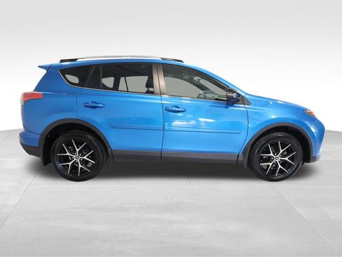 Used 2016 Toyota RAV4 SE w/ Advanced Technology Package AWD/4WD image 4