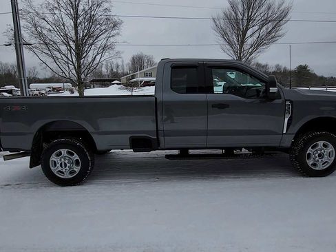 Used 2025 Ford F350 XLT w/ Snow Plow Prep Package image 9