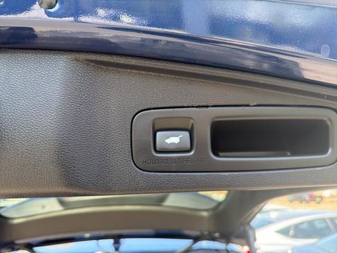 Used 2020 Honda CR-V Touring image 12