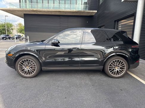 Certified 2023 Porsche Cayenne Platinum Edition AWD/4WD image 2