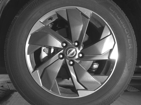 Used 2025 Nissan Rogue SV AWD/4WD image 12