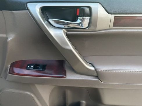 Used 2011 Lexus GX 460 w/ Comfort Plus Pkg image 15