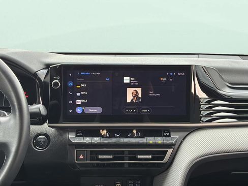 Used 2025 Toyota Camry SE w/ Multimedia Upgrade Package image 18