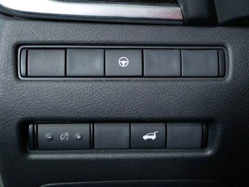 Used 2023 Nissan Rogue SL w/ SL Premium Package image 19