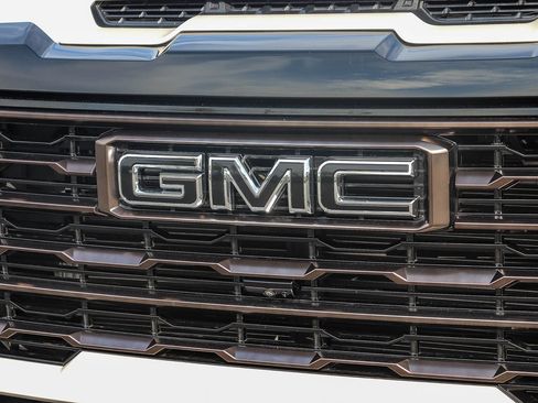 Used 2026 GMC Sierra 2500 AT4X w/ AT4X AEV Edition AWD/4WD image 11