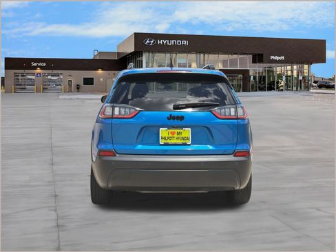 Used 2020 Jeep Cherokee Latitude Plus FWD image 10