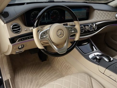 Used 2018 Mercedes-Benz Maybach S 560 4MATIC image 2