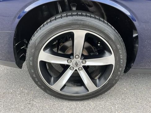 Used 2015 Dodge Challenger SXT image 20