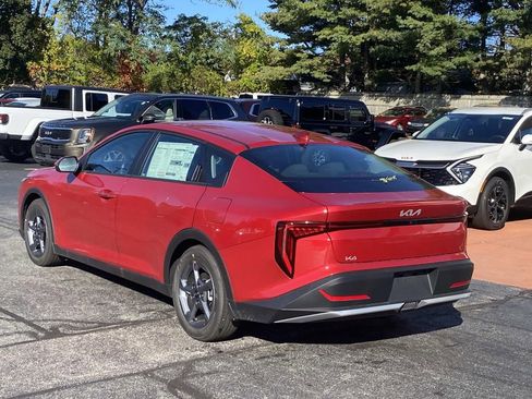 New 2025 Kia K4 LXS image 3