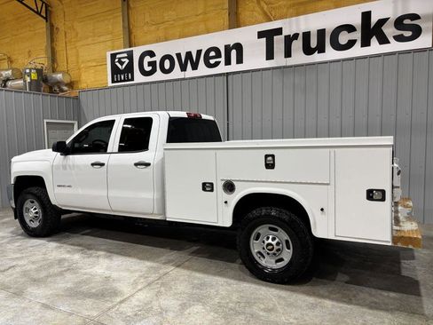 Used 2017 Chevrolet Silverado 2500 W/T AWD/4WD image 5