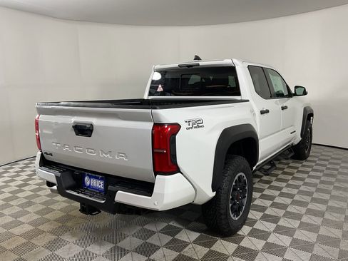 Used 2025 Toyota Tacoma 4x4 Double Cab image 8