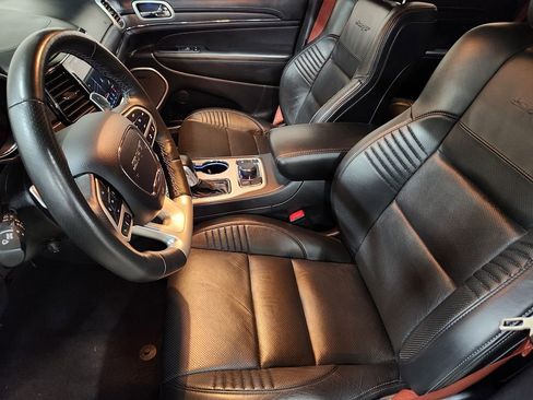 Used 2021 Jeep Grand Cherokee SRT image 32