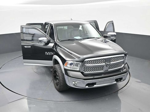 Used 2017 RAM 1500 Laramie w/ Convenience Group AWD/4WD image 42