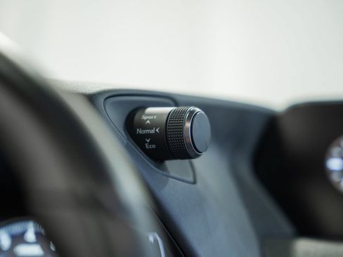 Used 2019 Lexus UX 200 w/ Premium Package FWD image 26