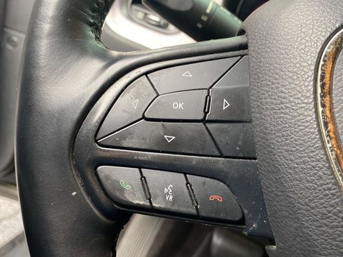 Used 2019 Dodge Charger SXT image 18