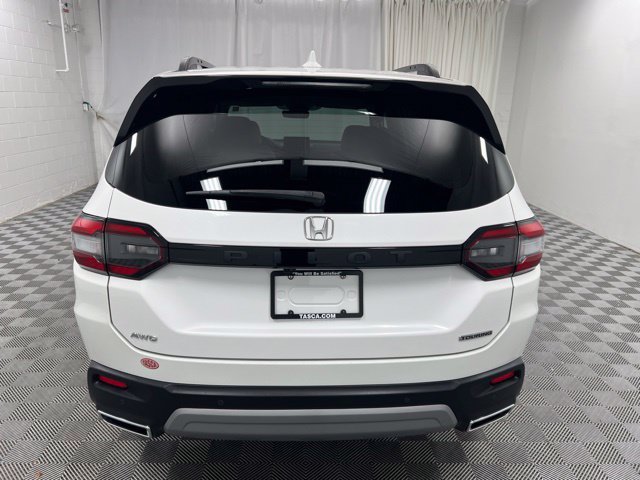 Used 2023 Honda Pilot Touring image 7