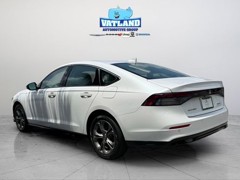 Used 2023 Honda Accord EX-L image 3