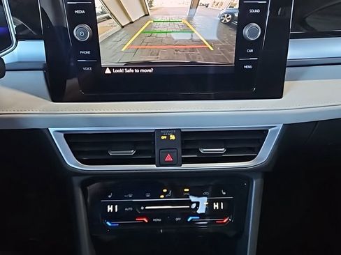 New 2026 Volkswagen Taos SE image 30