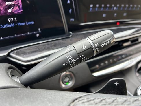 Used 2021 Cadillac Escalade ESV Premium Luxury w/ Driver Assist Tech Package image 56