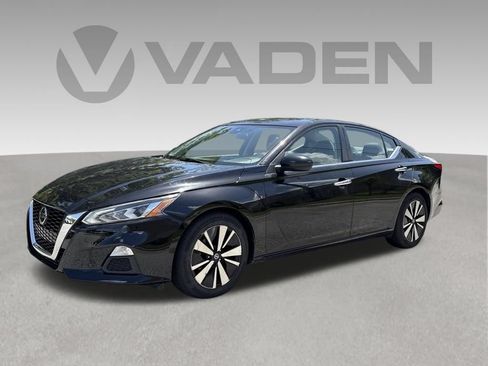 Used 2022 Nissan Altima 2.5 SV FWD image 1
