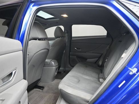 Used 2025 Hyundai Elantra SEL FWD image 23