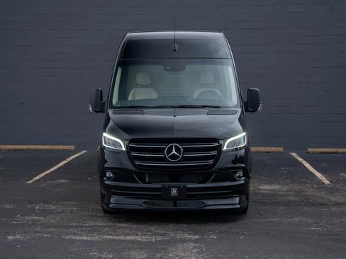 Used 2024 Mercedes-Benz Sprinter 3500 image 6