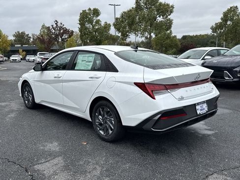 New 2026 Hyundai Elantra Blue image 5