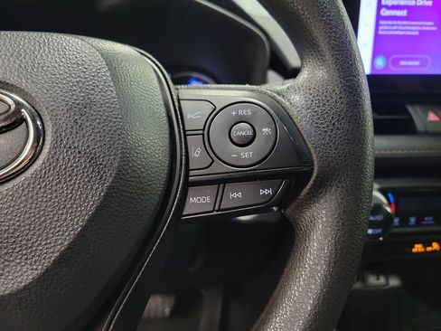 Used 2025 Toyota RAV4 XLE AWD/4WD image 26