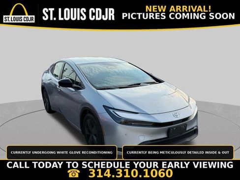 Used 2023 Toyota Prius LE FWD image 1