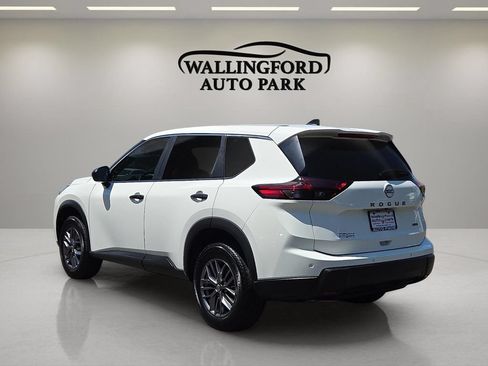 Used 2024 Nissan Rogue S AWD/4WD image 3