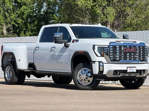 New 2026 GMC Sierra 3500 Denali w/ Denali Reserve Package AWD/4WD image 2