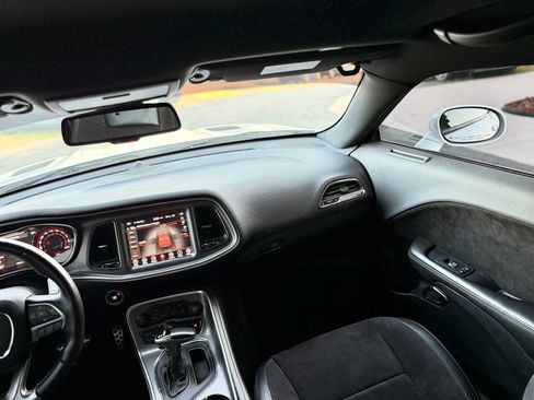 Used 2020 Dodge Challenger SRT Hellcat w/ Plus Package RWD image 30